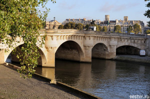 Самый старый мост Парижа