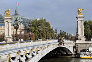 Самый красивый мост Парижа